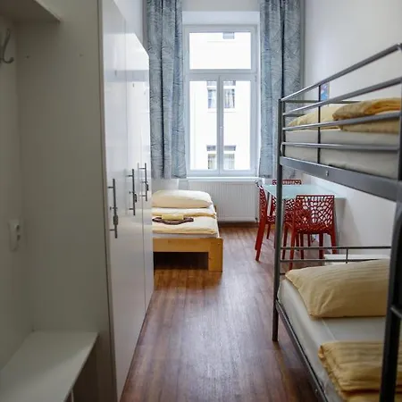 Hostel Cuba Bar & Τσέσκε Μπουντεγιόβιτσε