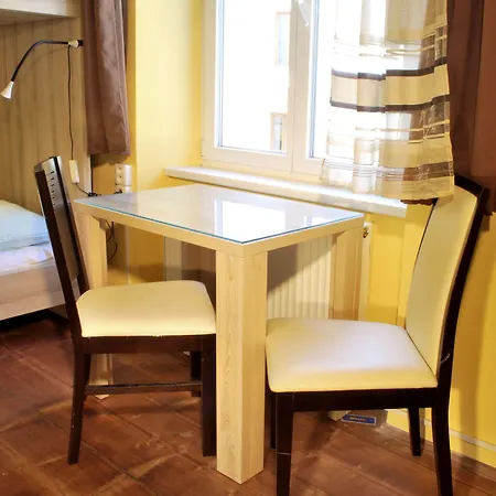 Hostel Cuba Bar & Τσέσκε Μπουντεγιόβιτσε