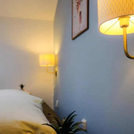 Cuba Bar & * Τσέσκε Μπουντεγιόβιτσε