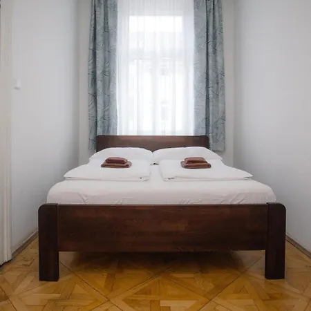 Cuba Bar & Hostel Τσέσκε Μπουντεγιόβιτσε