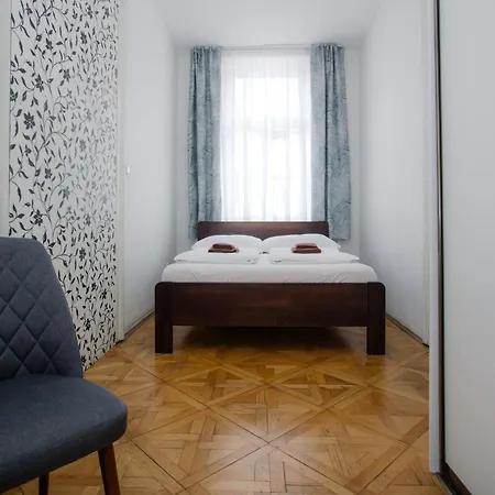 Cuba Bar & Τσέσκε Μπουντεγιόβιτσε