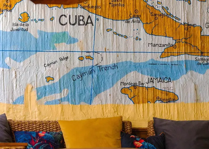 Cuba Bar & Hostel