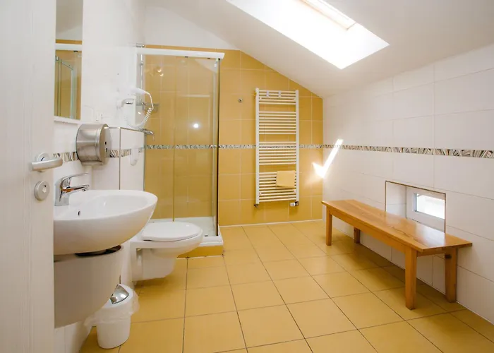 Hostal Cuba Bar & Ceske Budejovice